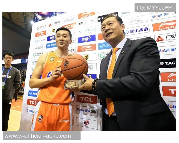 刘炜生涯总得分破万！CBA迎来第三位万分先生