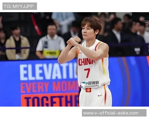 女篮骄傲!杨力维担任亚运旗手反衬男篮走向衰败