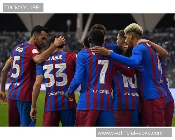 世体：法兰克福球迷在诺坎普制造骚乱，巴萨要求经济赔偿