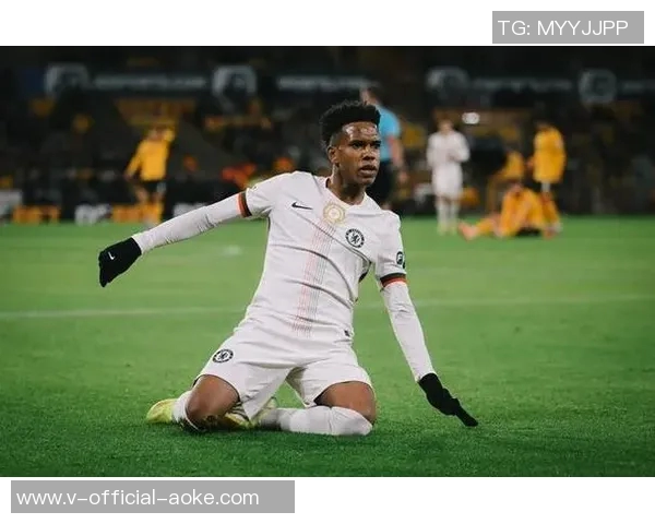 埃斯特旺经纪人：我们连续4年与巴萨谈转会，但对方财政困难